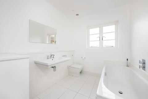 11 Roehampton Close, London, SW15 5LU
