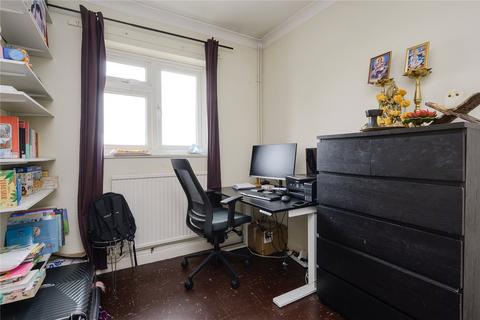 2 bedroom flat for sale, Kenmore Close, Richmond