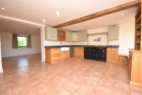 4 bedroom detached house to rent, Temple Court, Bosbury, Ledbury, Herefordshire, HR8