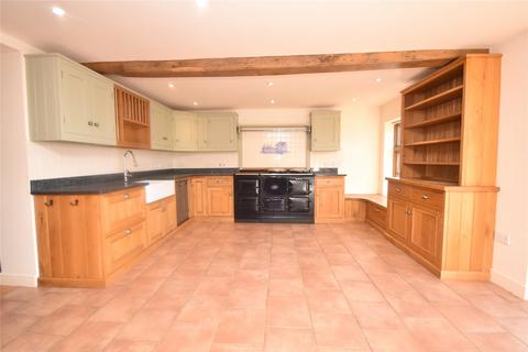 4 bedroom detached house to rent, Temple Court, Bosbury, Ledbury, Herefordshire, HR8