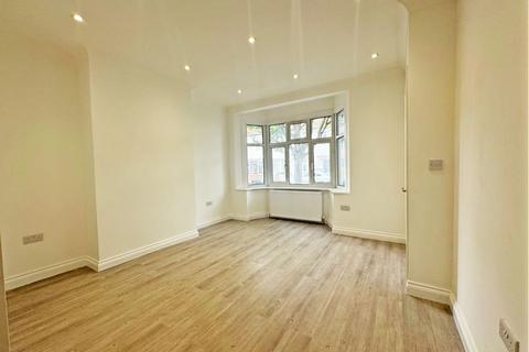 3 bedroom terraced house to rent, Varley Road, London, E16