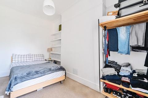 Flat 3, 28 Askew Road, London, W12 9BH