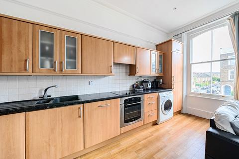 Flat 3, 28 Askew Road, London, W12 9BH