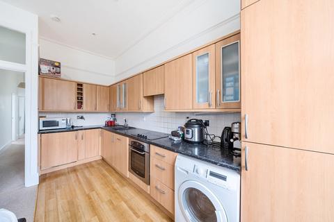 Flat 3, 28 Askew Road, London, W12 9BH