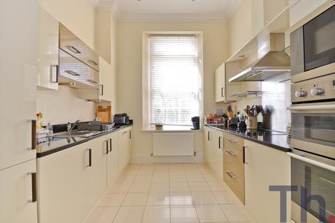 3 bedroom flat for sale, Wordsworth Mansions, Newport PO30