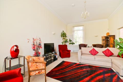 3 bedroom flat for sale, Wordsworth Mansions, Newport PO30