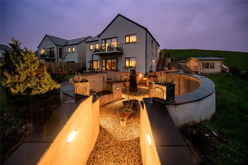 Kirkby Lonsdale, Carnforth LA6 4 bed detached house for sale £800,000