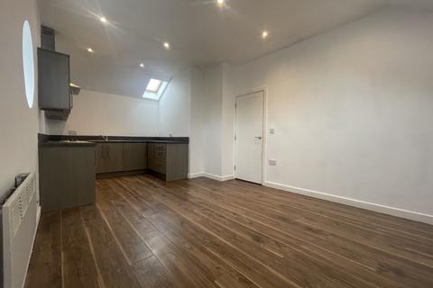 2 bedroom flat to rent, Southport PR9