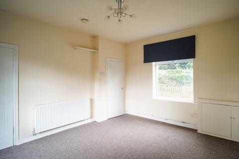 2 bedroom end of terrace house for sale, Cemetery Road, Dewsbury, WF13