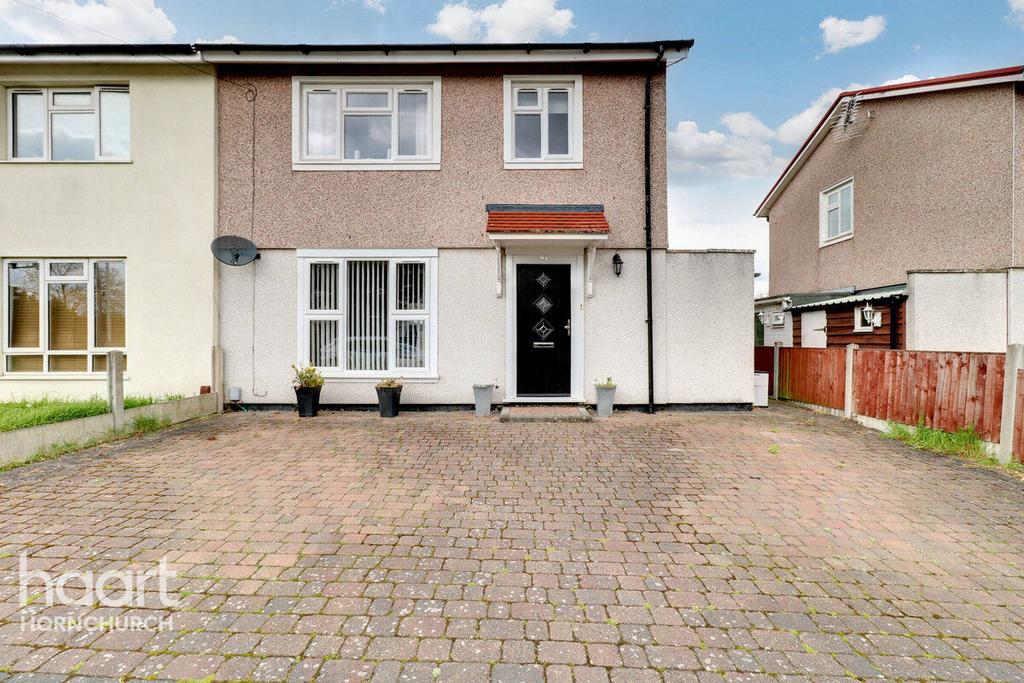 Central Drive, Hornchurch 3 bed semidetached house for sale £425,000