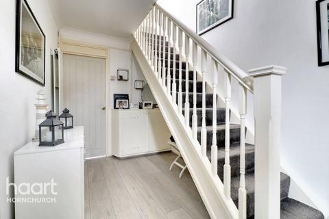 51 Central Drive, Hornchurch, RM12 6BA