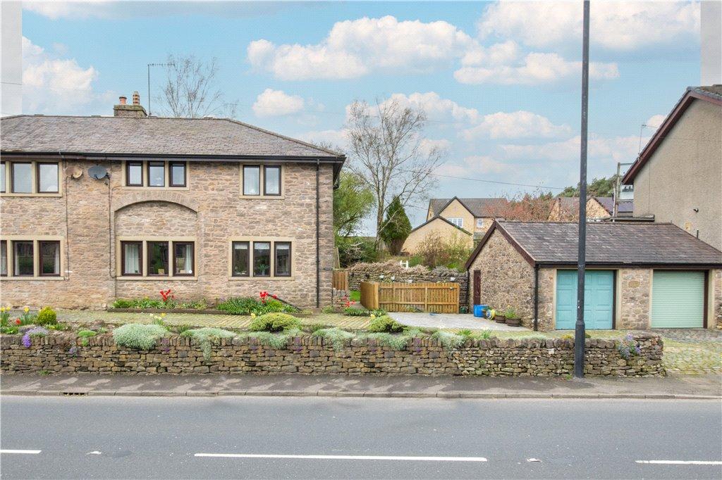Gisburn, Clitheroe, Lancashire, BB7 3 bed barn conversion for sale £