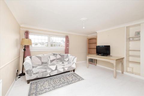 57/5 Oxgangs Avenue, Edinburgh, EH13 9HU