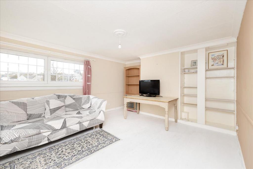 57/5 Oxgangs Avenue, Edinburgh, EH13 3 bed flat for sale £150,000