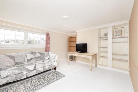 57/5 Oxgangs Avenue, Edinburgh, EH13 9HU