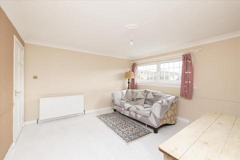 57/5 Oxgangs Avenue, Edinburgh, EH13 9HU