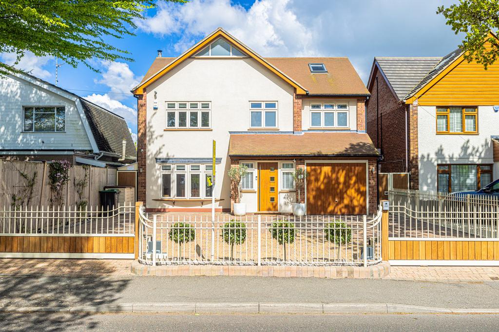Green Lane, Leighonsea, SS9 5 bed detached house for sale £950,000