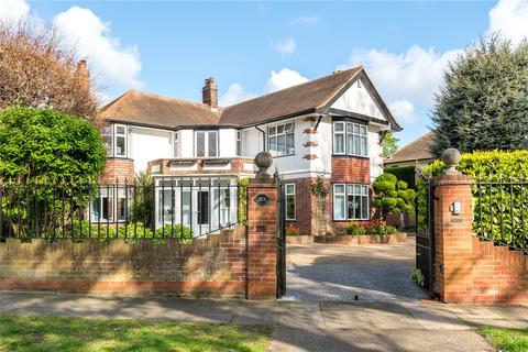 4 bedroom detached house for sale, Tuddenham Road, Ipswich, Suffolk, IP4