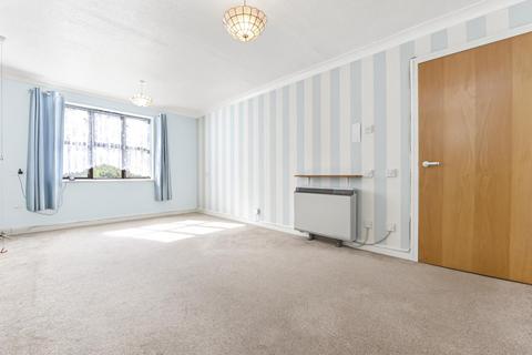 1 bedroom flat for sale, Whiltshire Court, Pittman Gardens, IG1