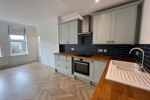 2 bedroom apartment to rent, Manor Road, Beckenham BR3
