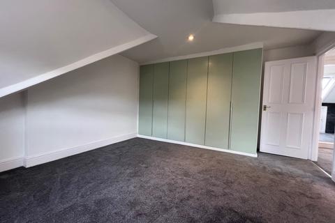 2 bedroom apartment to rent, Manor Road, Beckenham BR3