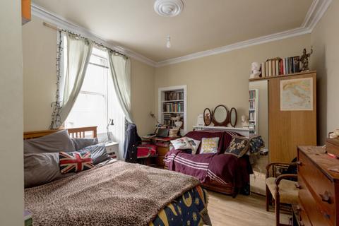 1 bedroom flat for sale, 30/1 West Crosscauseway, Newington, Edinburgh, EH8 9JP