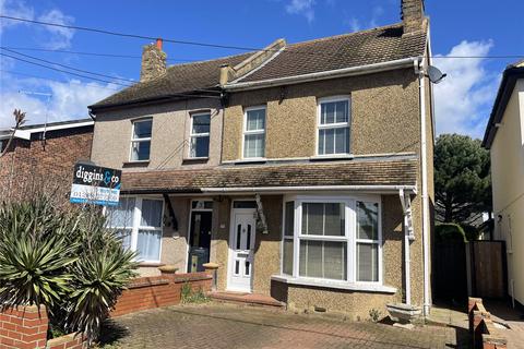 39 Church Road, Rayleigh, SS6 8PL