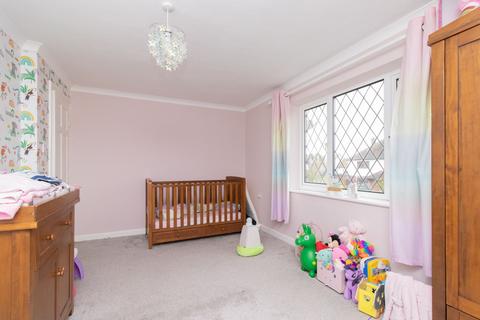 15 Dence Park, Herne Bay, CT6 6BQ