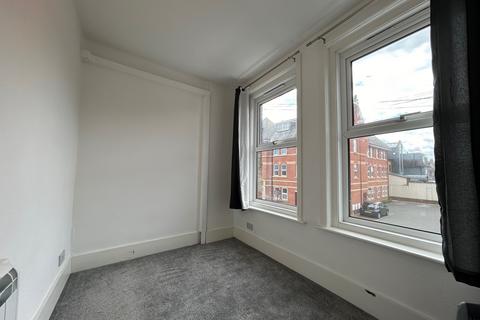 1 bedroom flat to rent, Victoria Road, Poole BH12