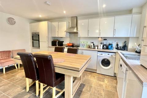 4 bedroom end of terrace house for sale, Radar Road, Plymouth PL6