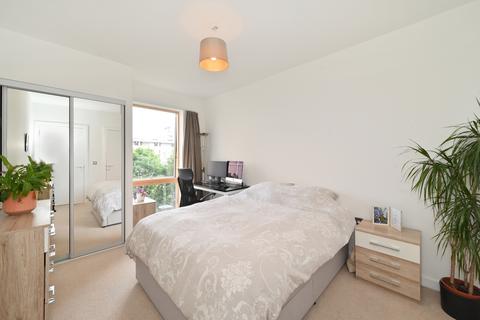 2 bedroom flat for sale, Eddington Court, London E16