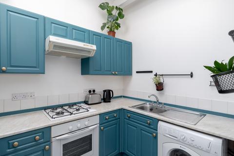 9/3 Blackie Road, Edinburgh, EH6 7NA