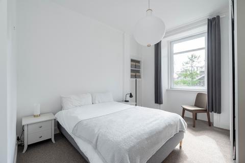 9/3 Blackie Road, Edinburgh, EH6 7NA