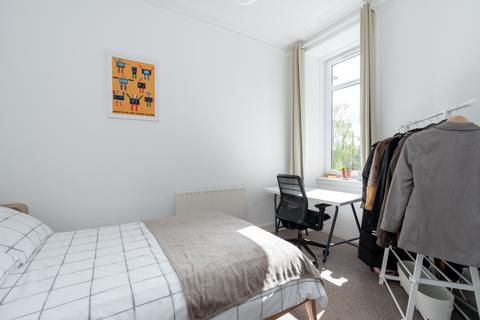 9/3 Blackie Road, Edinburgh, EH6 7NA