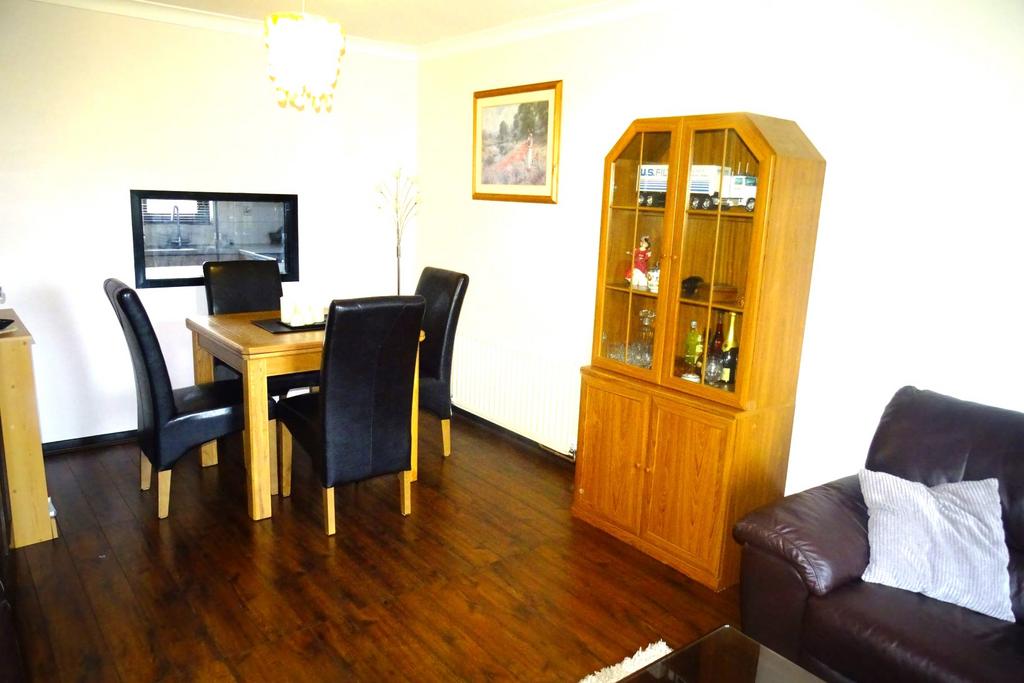 Tanglewood Way, Brookside, Feltham, TW13 3 bed townhouse for sale £