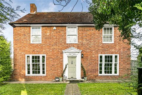 37 Staines Road, Wraysbury, Staines, TW19 5BY