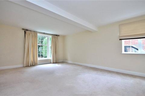 37 Staines Road, Wraysbury, Staines, TW19 5BY