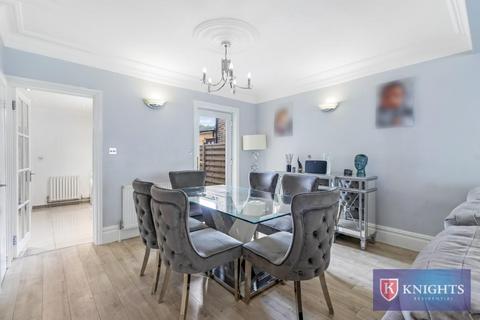 17 Henderson Road, London, N9 7QT