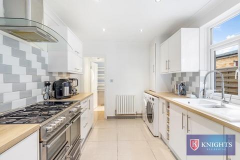 17 Henderson Road, London, N9 7QT