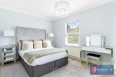 17 Henderson Road, London, N9 7QT