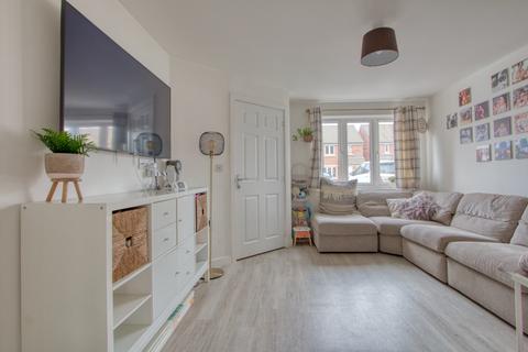 3 bedroom end of terrace house to rent, 8 Knight Close, Monkton Heathfield, Taunton