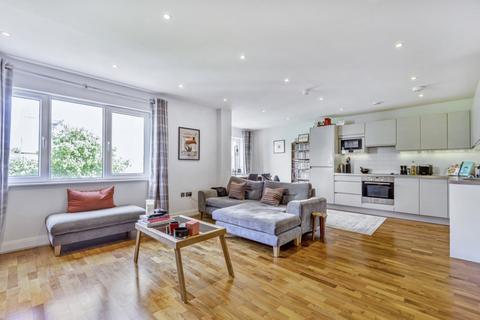 2 bedroom apartment to rent, Holman Road Battersea SW11