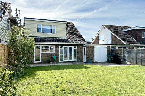 3 bedroom detached house for sale, Viscount Drive, Pagham, Bognor Regis, West Sussex PO21