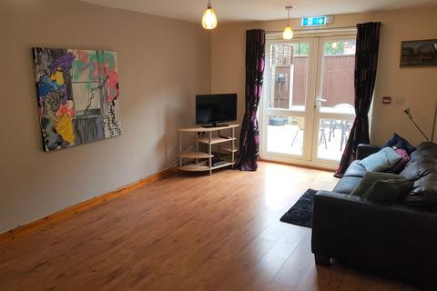 1 bedroom in a house share to rent, Russell Road, Nottingham NG7