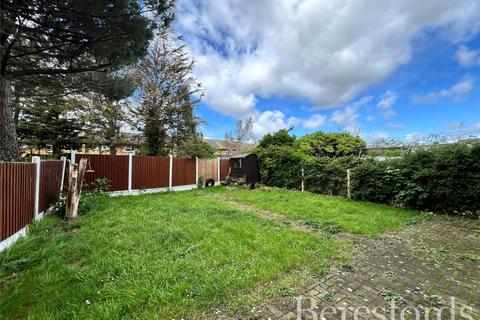8 Malan Square, Rainham, RM13 7JA