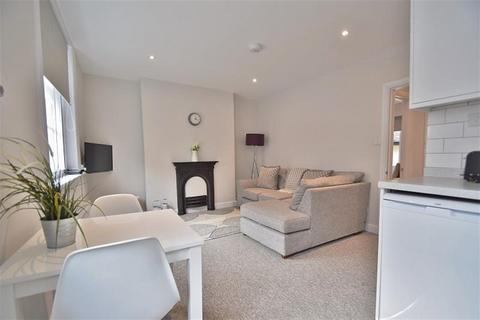 2 bedroom flat to rent, Winchester City Centre