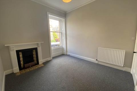 2 bedroom flat to rent, Gilmore Place, ,