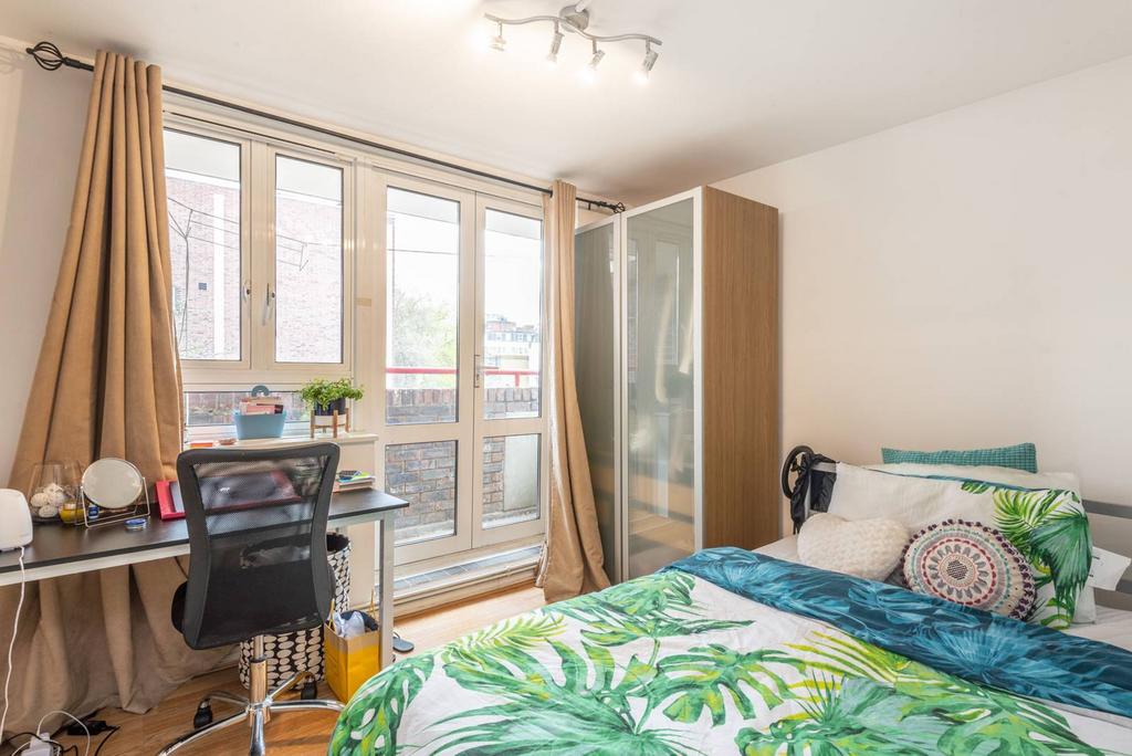North Gower Street, Euston, London, NW1 2 bed flat to rent £2,700 pcm