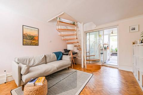 5 Abbots Terrace, London, N8 9DU