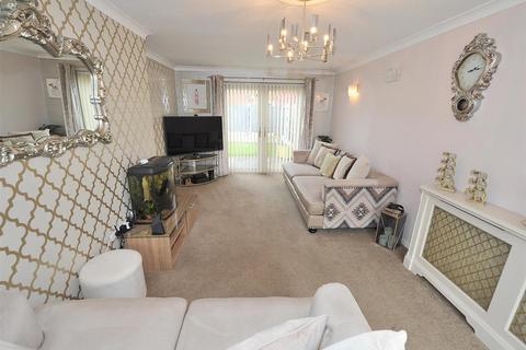 30 Queensway, Irlam, Manchester, M44 6ND